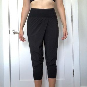 Lululemon crop pants